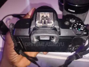 Canon Eos M50 Mirrorless Camera