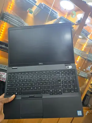 Laptop Dell Precision 3541 32GB Intel Core i7 SSD 512GB