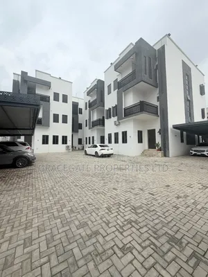 4bdrm Duplex in Jahi Gilmore for rent