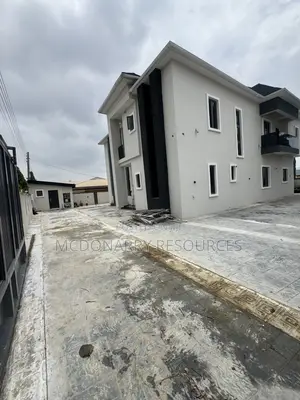 5bdrm Duplex in Gwarinpa for sale