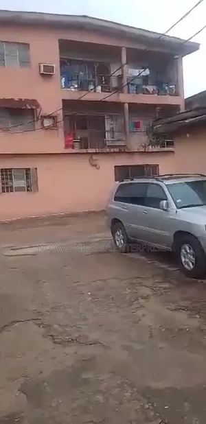 3bdrm Block of Flats in Oworoshoki Estate, Oworonshoki / Gbagada