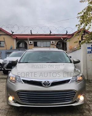Toyota Avalon Limited Sedan FWD (3.5L 6cyl 6A) 2013 Gold