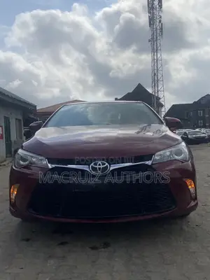 Toyota Camry XLE 4dr Sedan (2.5L 4cyl 6A) 2016 Red