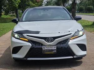 Toyota Camry 2018 White