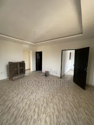 2bdrm Block of Flats in Somefun Street, Pen Cinema for rent