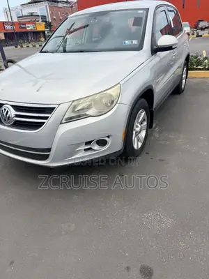 New Volkswagen Tiguan SE 4Motion 2011 Gray