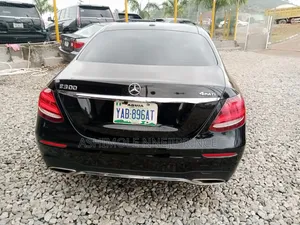 Mercedes-Benz E300 4Matic AWD Sedan (2.0L 4cyl 9A) 2017 Black