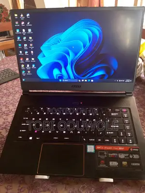 Laptop MSI GS65 Stealth Thin 8RF 32GB Intel Core i7 SSD 512GB