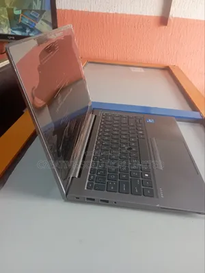 Laptop HP ZBook Firefly G8 16GB Intel Core i5 SSD 256GB