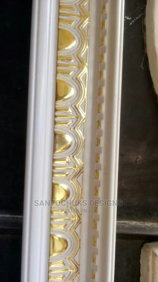 Plastic Pop Cornice