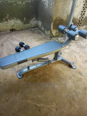 Commerial Sit-Up Bench With Adjustable