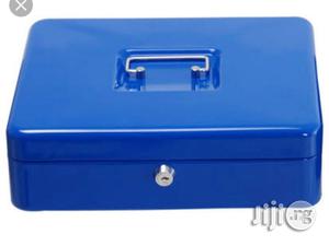 Universal Cash Box