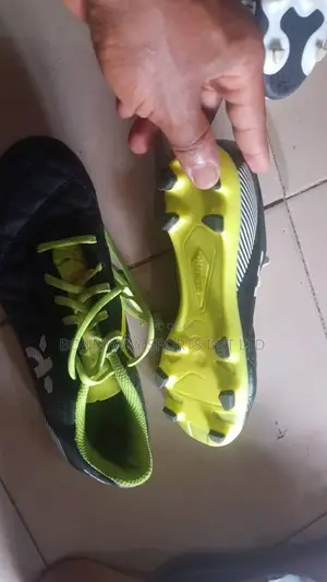 Size 33 Children Tokunbo Leather Boot