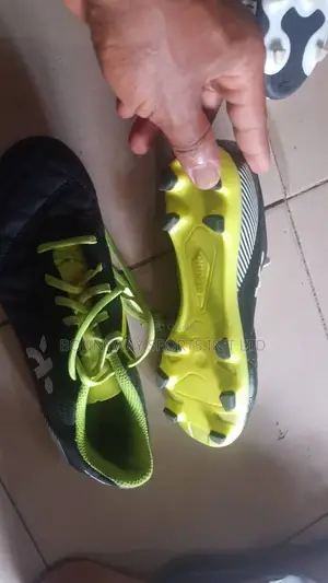 Size 33 Children Tokunbo Leather Boot