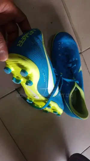 Size 35.5 Tokunbo Children Boot
