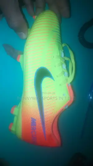 Get Ur Bradnew Soccer Children Boot