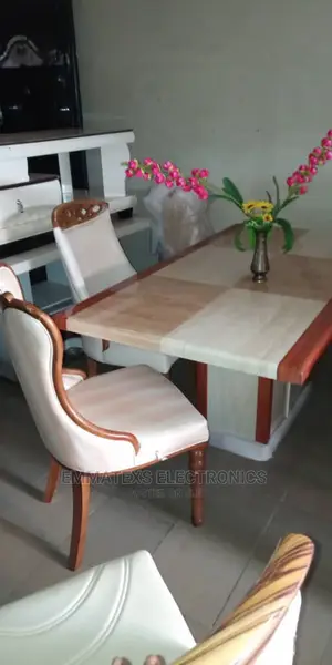 Royal Dinning Table Set