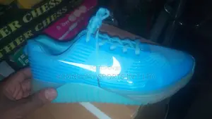 Nike Size 42 Juggling Canvas