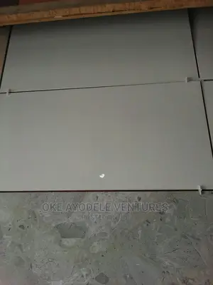 Plain White 30/60 Tiles