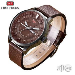 Luxury Brand Quartz Calendar Wristwatch Gift for Male