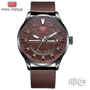 Luxury Brand Quartz Calendar Wristwatch Gift for Male