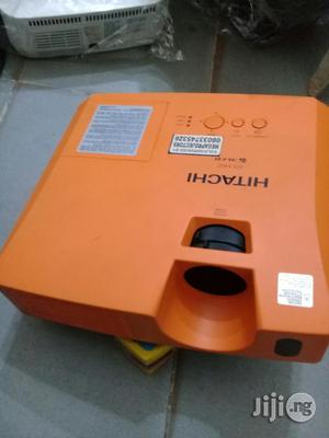 2200 Lumens Hitachi Projector