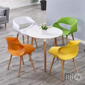 Discussion Chairs and Table