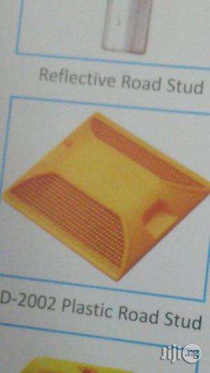 Road Stud in Stock