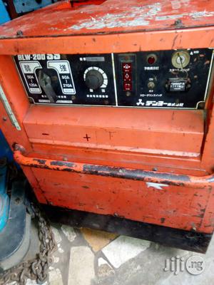 Arc Welding Machine 200amps (Start & Wedd)
