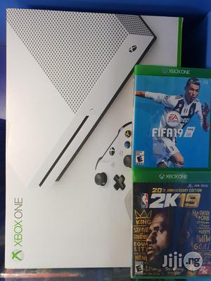Xbox One S + Fifa 19 And Nba 19