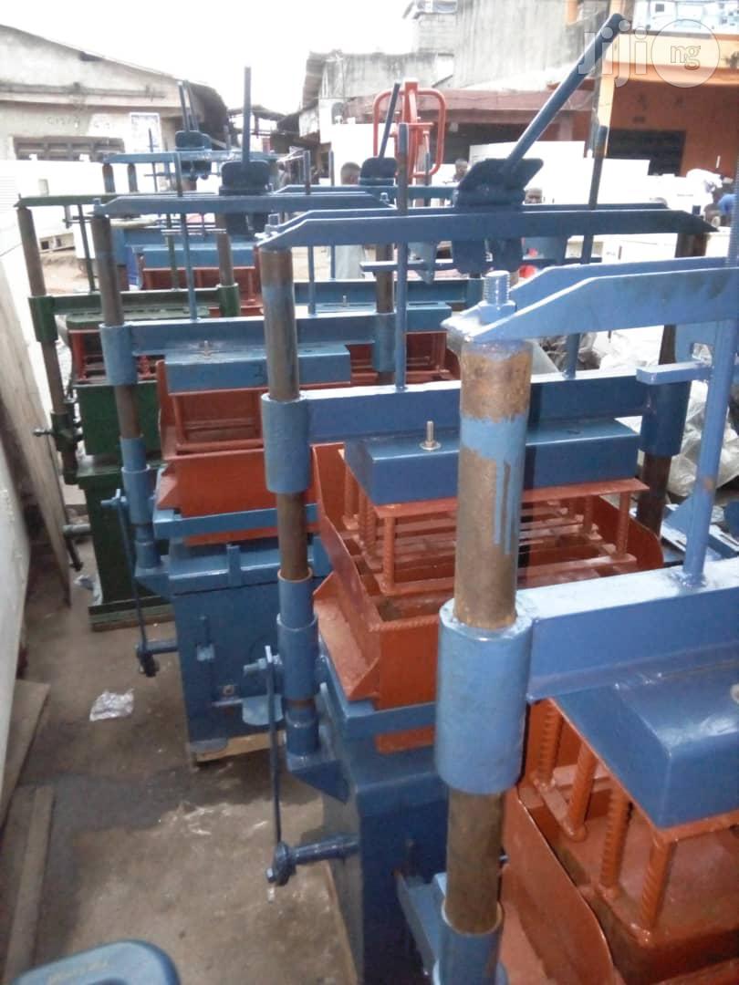 Block Moulder Machine