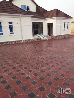 American Bishop Hat Interlocking Paving Stone