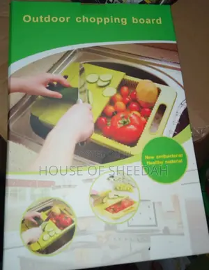 Chopping Board With Cover