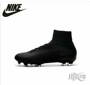 black mercurial football boots