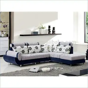 Luxury L-Shaped Living Room Sofa Chair With Throw Pillows.