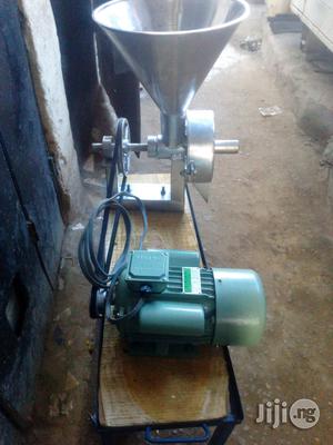 A Set Of Stainless Grinding Machine