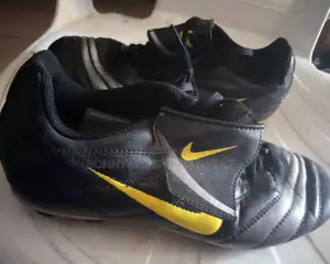 Nike Children Size 36 Boot