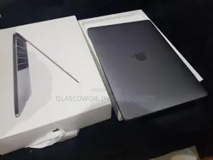New Apple MacBook Pro 2017 8GB Intel Core I5 SSHD (Hybrid) 250GB