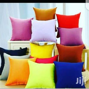 Different Colors of Decorative Throw Throw