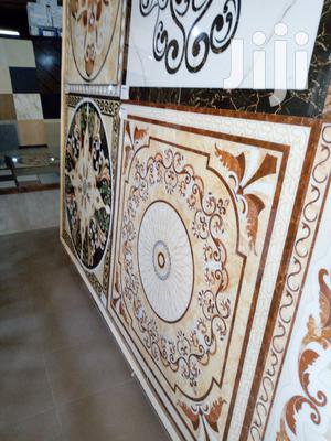Center Tiles Deco