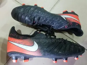 Nike Size 40 Boot