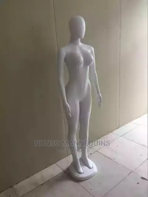 White Plastic Mannikins 5