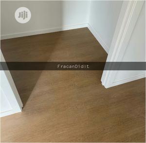 Laminate Floor and Vinyl Available. Free Installation