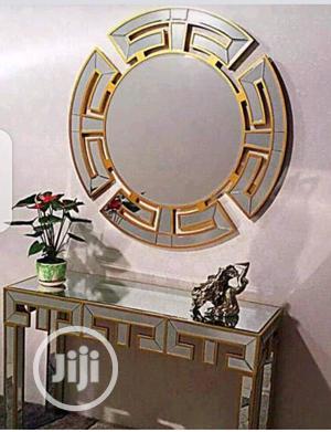 Excusitive Console Mirror Gold