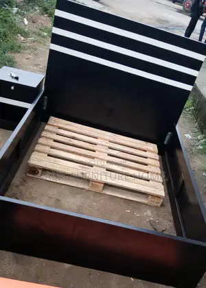 6ft X 4.5ft Bed Frame. Dark Brown Color With 1 Side Drawer