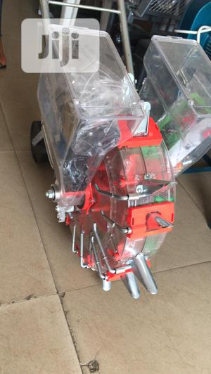 Seeds Planter With Fertilizer Applicator Seeder