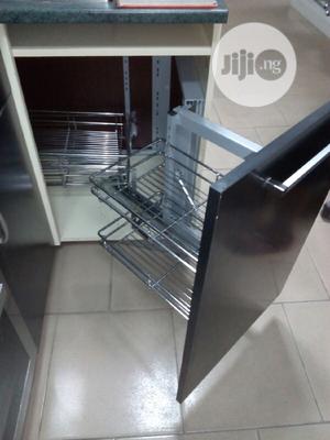 Magic Corner Basket