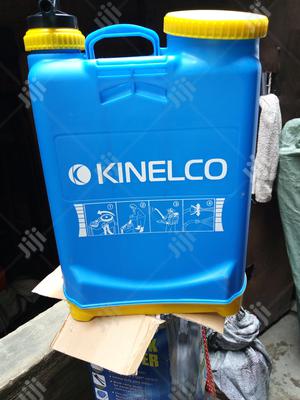 Knappsack Sprayer.