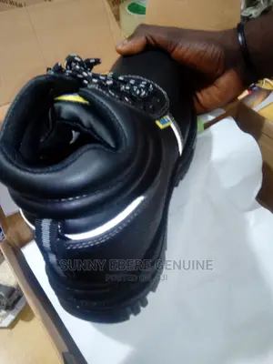 Decent Standard Safety Boots, Safety Shoes