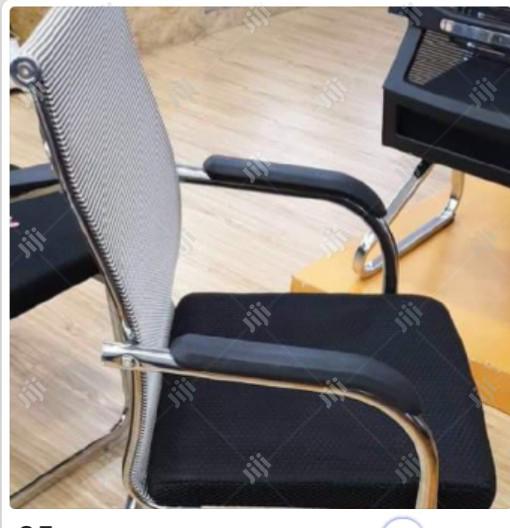 Executive Mesh Visitors Chair